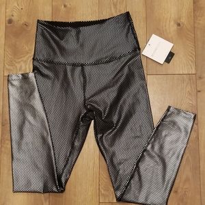 ***Beyond Yoga Spot On Midi***